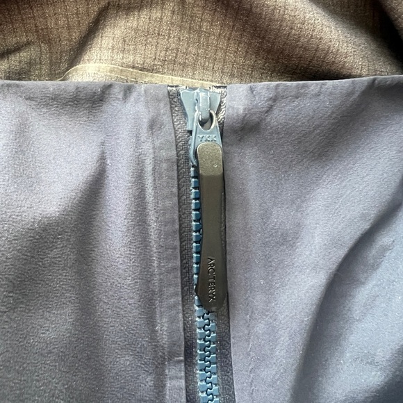 2018 Arc’teryx Beta LT Gore-Tex Black Sapphire - Picture 4 of 6